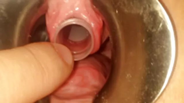 Rudowłosa bestia zmusza filmiki erotyczne tube autora do korzystania z jej cipki
