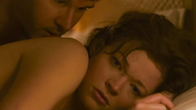 Lesbijka Zabawia Się retube filmy erotyczne z tymi zmysłowymi fistingami