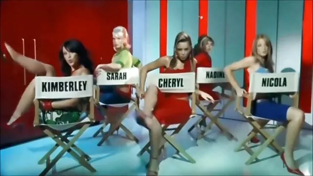 Szczupła dziewczyna ścisnęła obie red tube filmy erotyczne darmowe dziurki